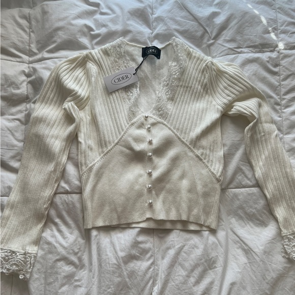 NWT CIDER Pearl Button Detail Knitted Cardigan Size S crème/white colored - Picture 1 of 16
